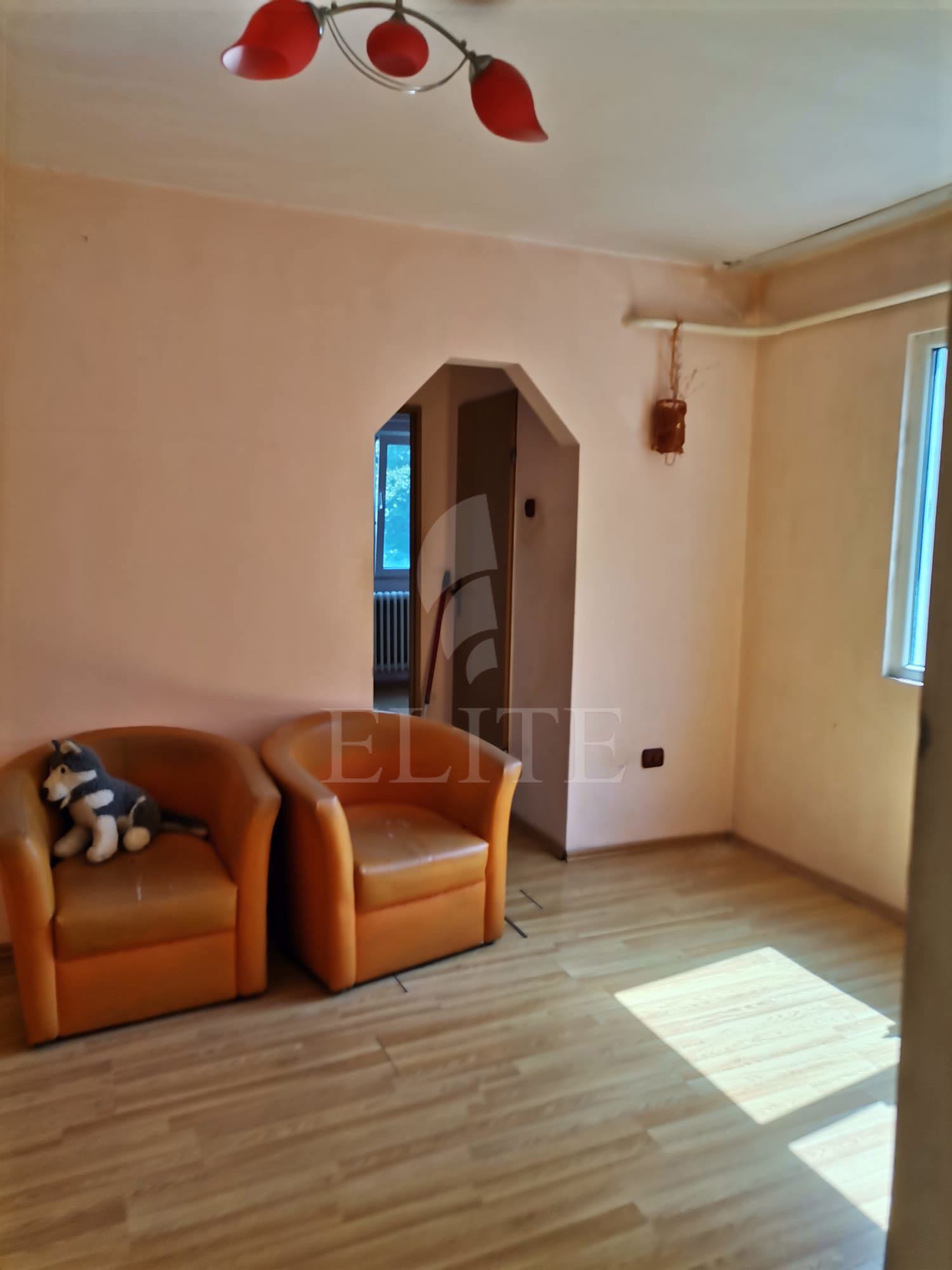 Apartament 3 camere în zona MC DONALDS-1000996