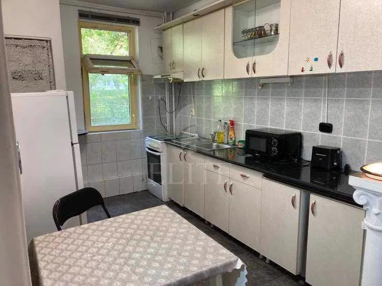 Apartament 3 camere în zona COMPLEX MERCUR-1001930