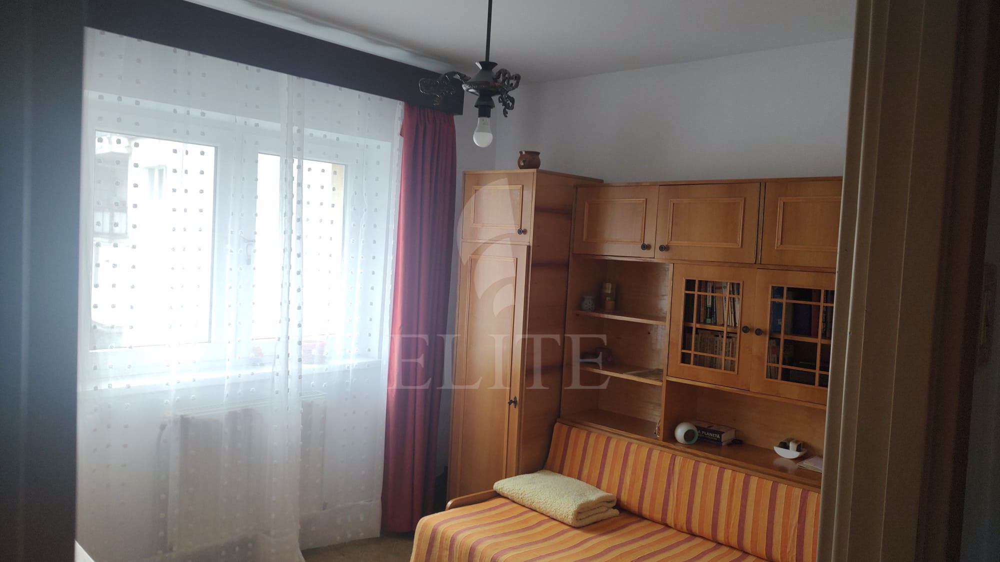 Apartament 3 camere în zona CAMPULUI-1003107