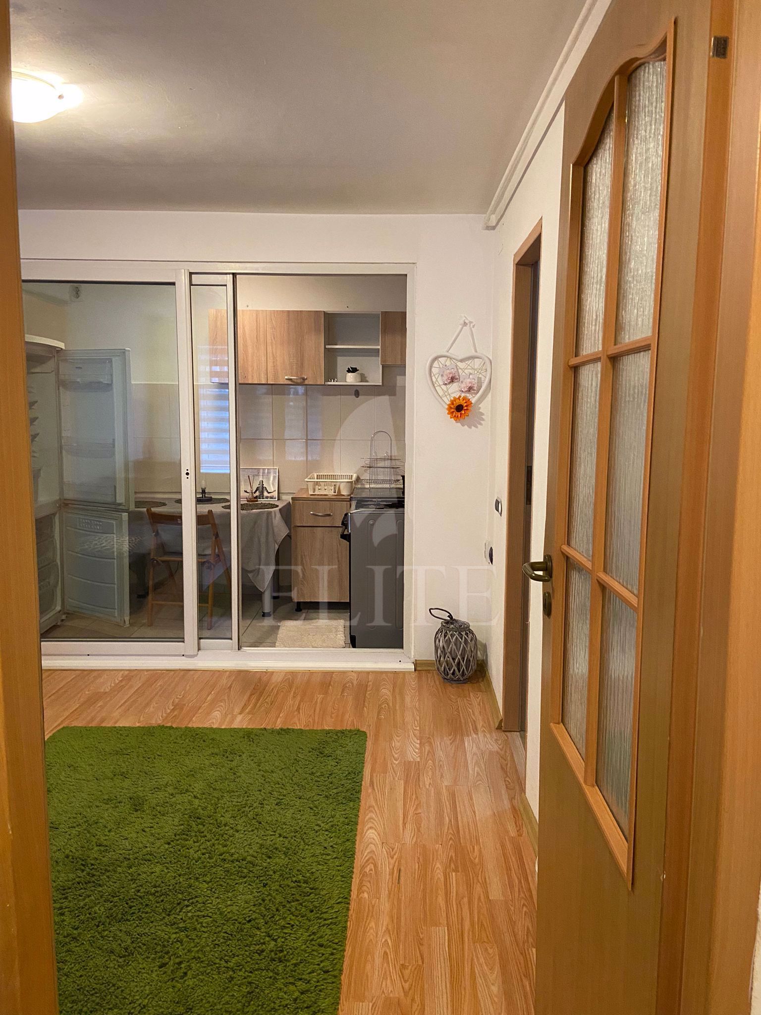 Apartament 2 camere în zona MAGAZINUL SORA-1003903