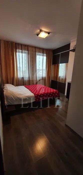 Apartament 3 camere în zona Dambu Rotund-1003918