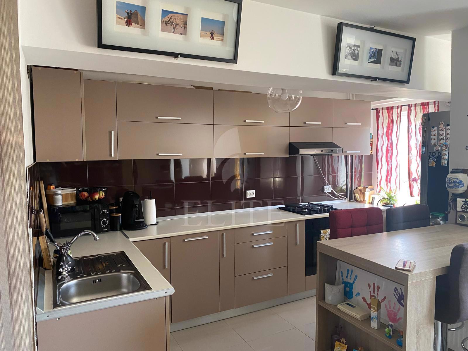 Apartament 3 camere în zona MEHEDINTI-1003973