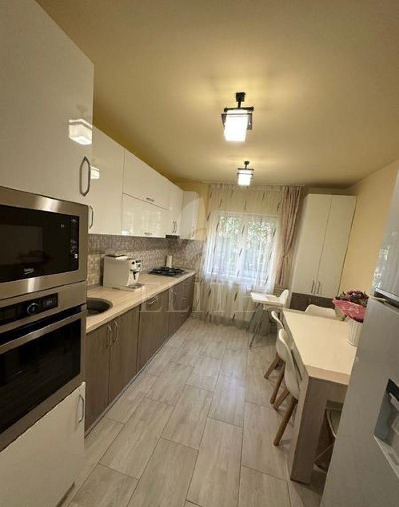 Apartament 3 camere în zona AUREL VLAICU-1018330