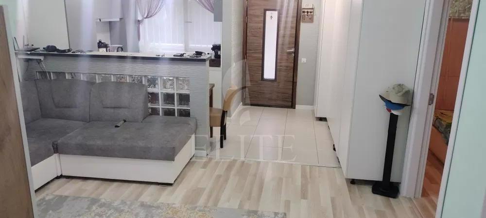 Apartament 3 camere în zona CAMPULUI-1023215