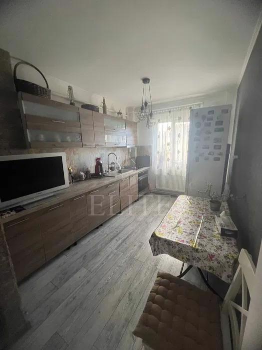 Apartament 3 camere în zona AUREL VLAICU-1023928
