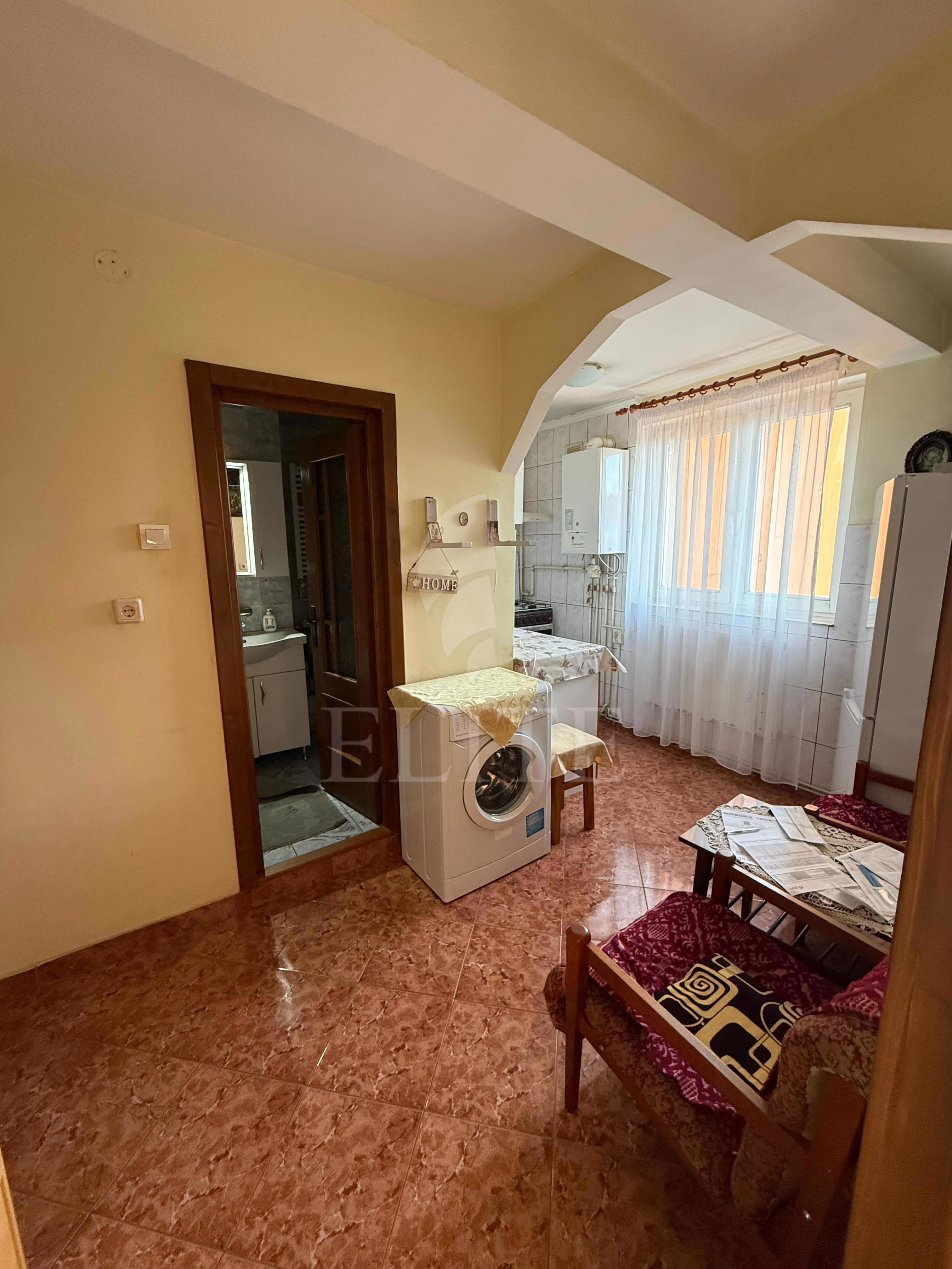 Apartament o camera în zona BILLA-1024340