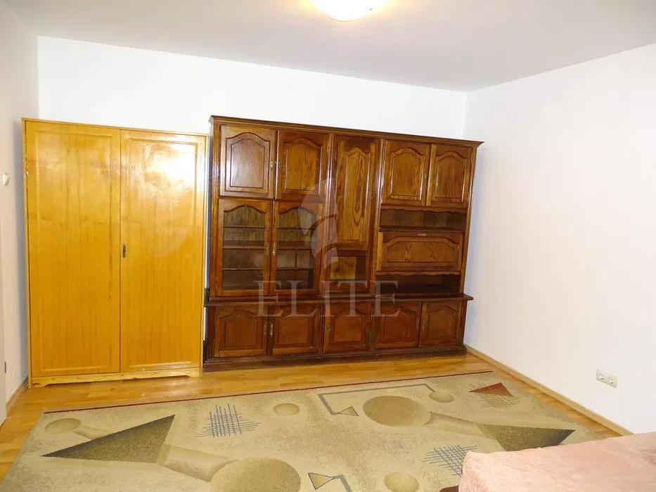 Apartament 3 camere în zona Plopilor-1026873