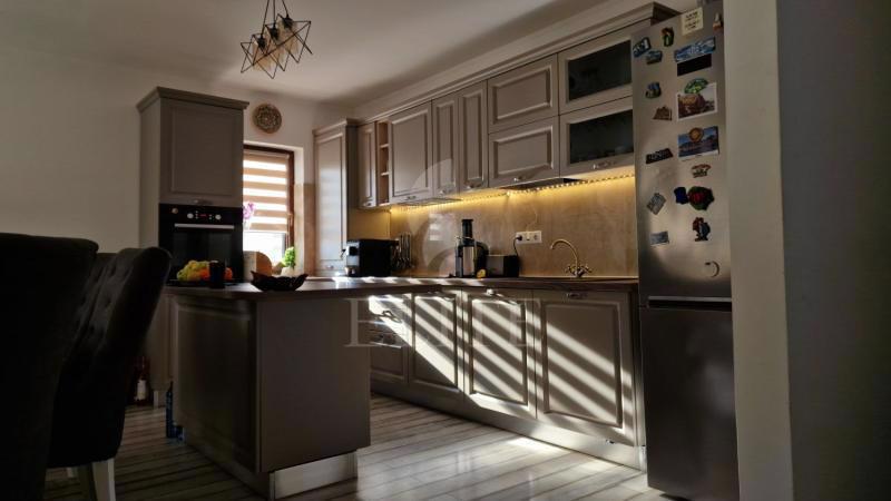 Apartament 3 camere în zona CAMPULUI-1027697