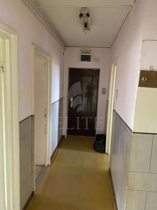 Apartament 3 camere în zona SCARISOARA-1038100