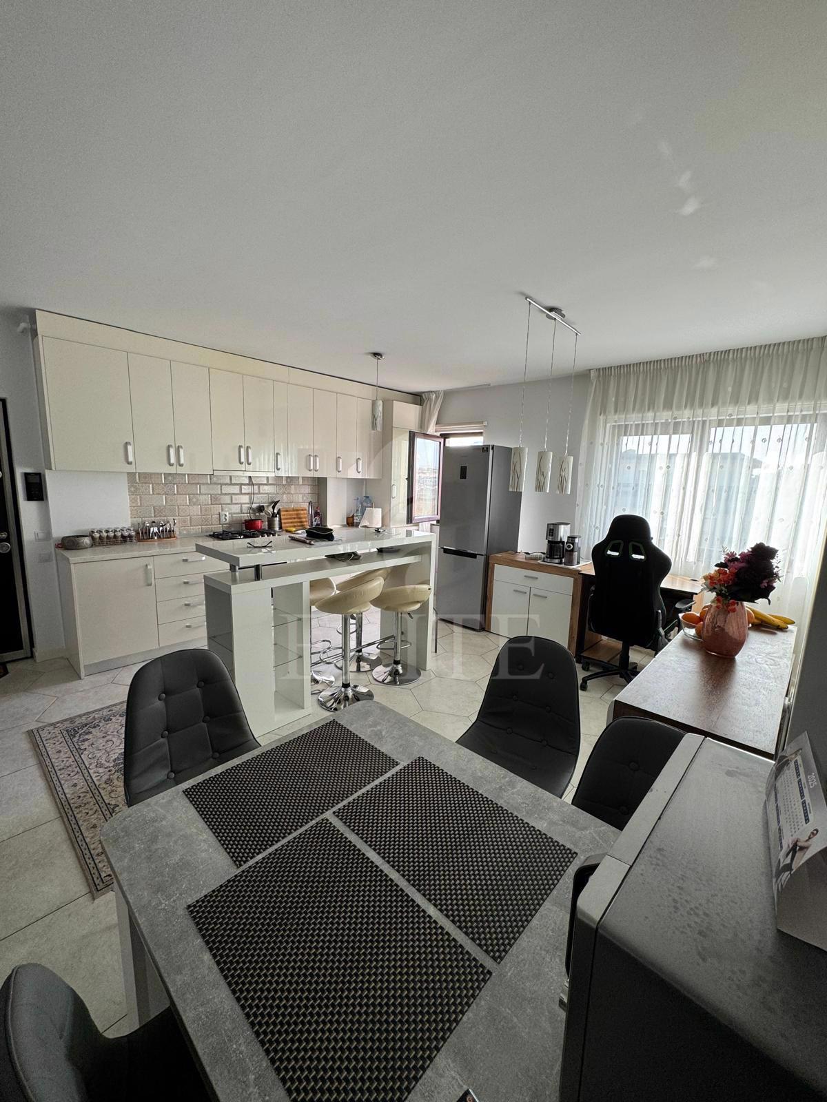 Apartament 3 camere în zona INTRE LACURI-1038502