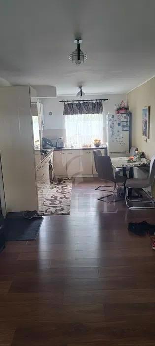 Apartament 4 camere în zona NORA-1039733
