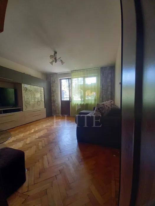 Apartament 3 camere în zona BAITA-1040419