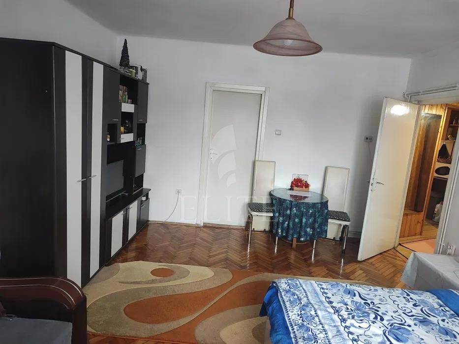 Apartament o camera în zona SEMICENTRALA-1041571