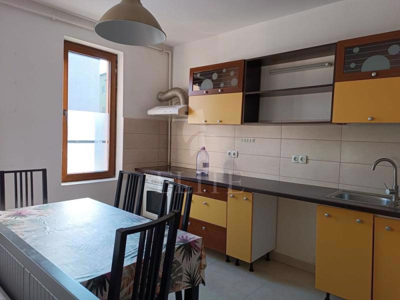 Apartament 3 camere în zona CAMPULUI-1041576