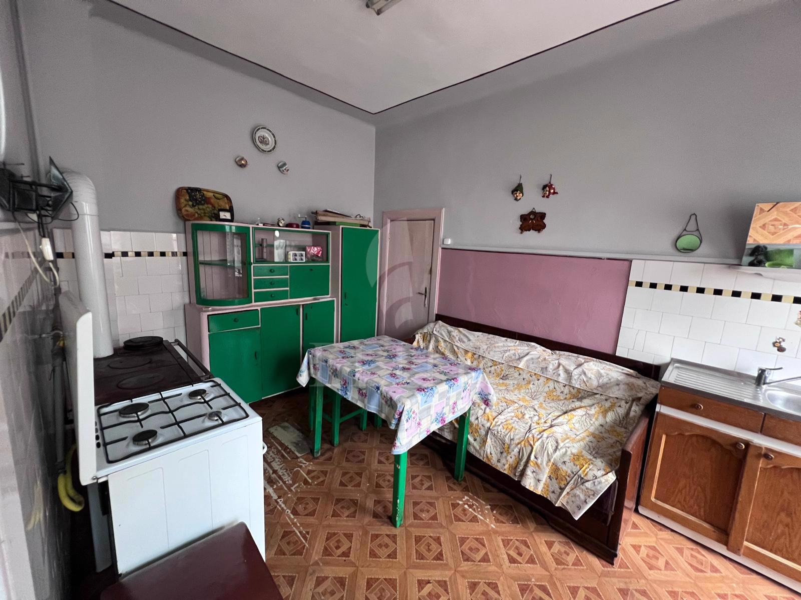 Casa 3 camere în zona VICTOR BABES-1042318