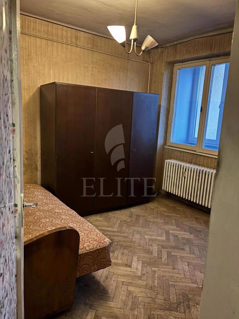 Apartament 4 camere în zona PLOPILOR-1043402