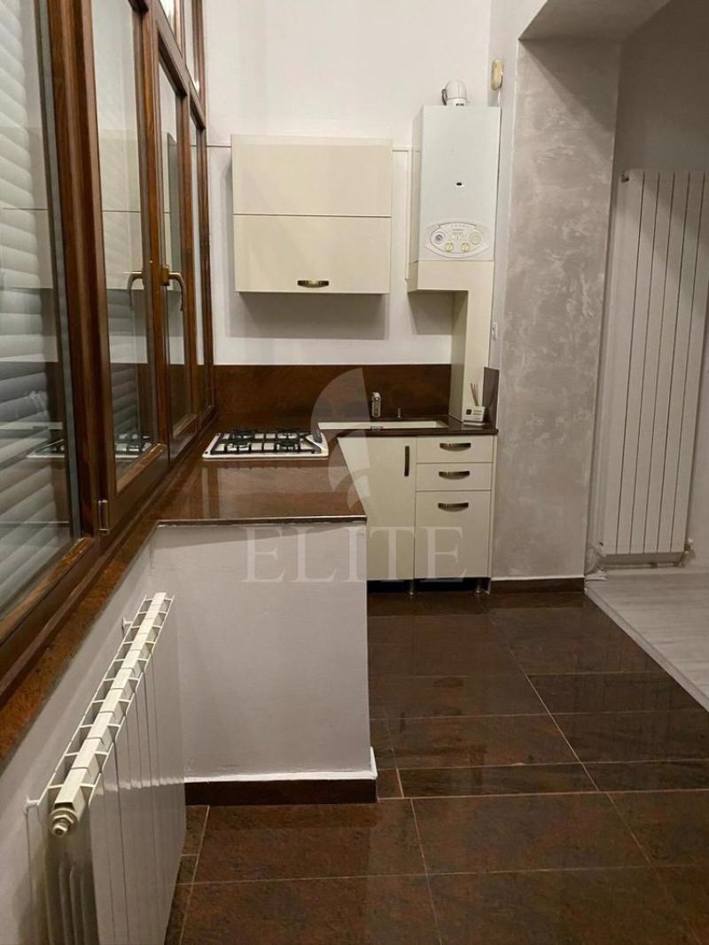 Apartament o camera în zona Republicii-1045318