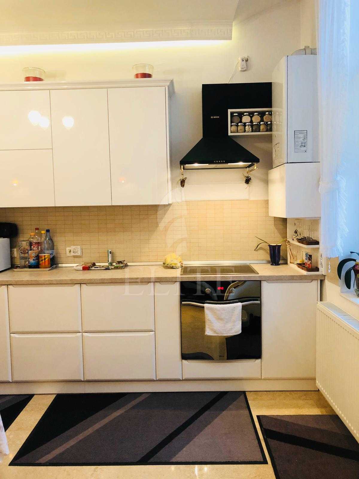 Apartament 3 camere în zona Horea-1047571