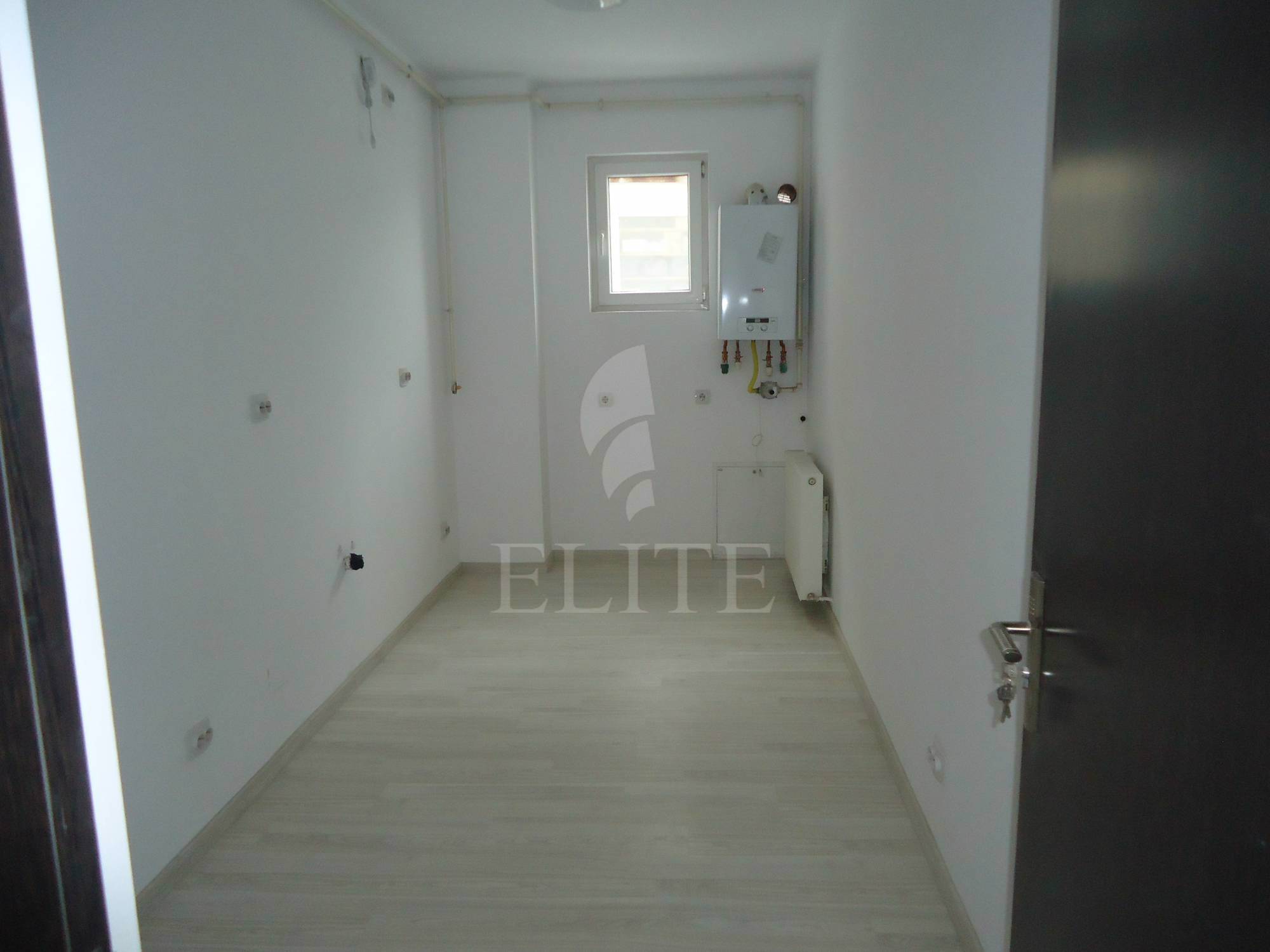 Apartament 3 camere în zona DACIA-1047645