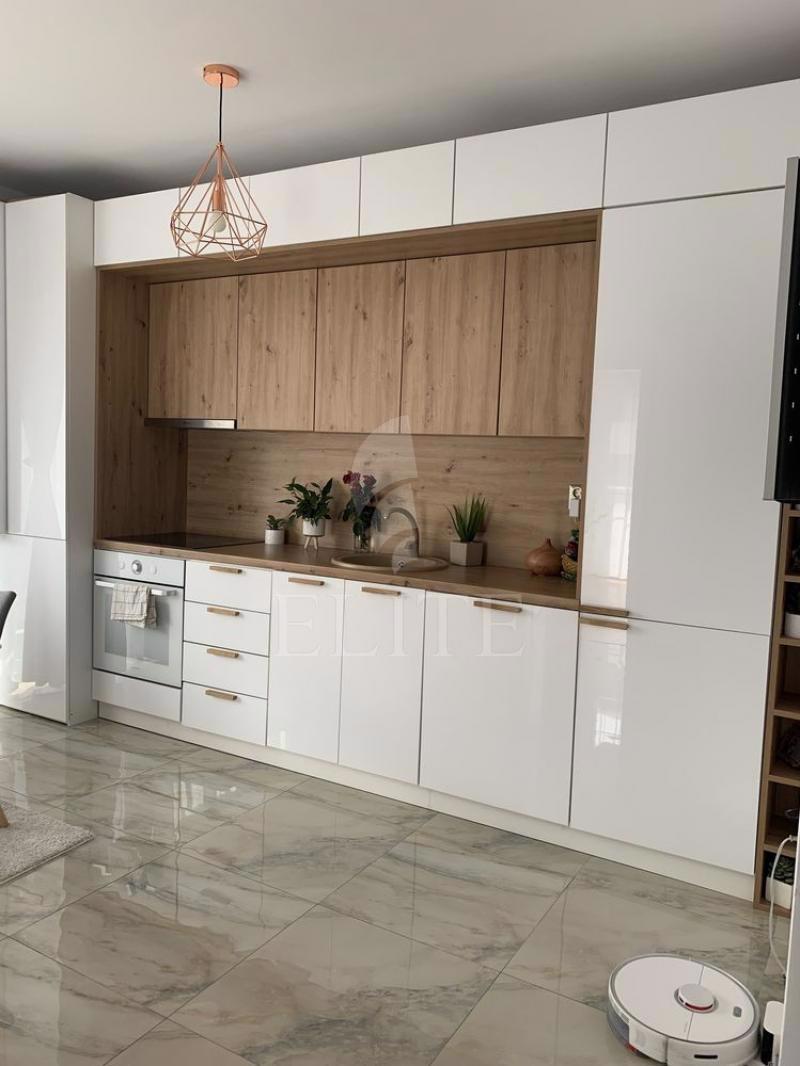 Apartament 3 camere în zona OASULUI-1048373