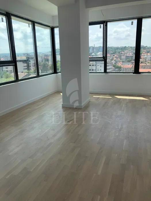 Apartament 4 camere în zona SEMICENTRALA-1048443