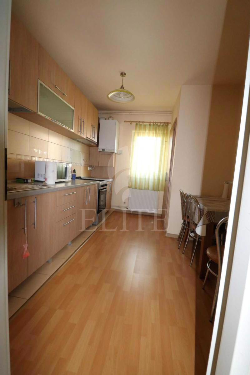 Apartament 3 camere în zona PIATA ZORILOR-1048832