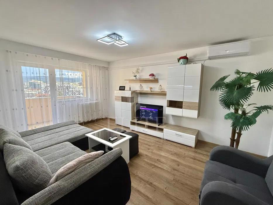Apartament 4 camere în zona AUREL VLAICU-1073554