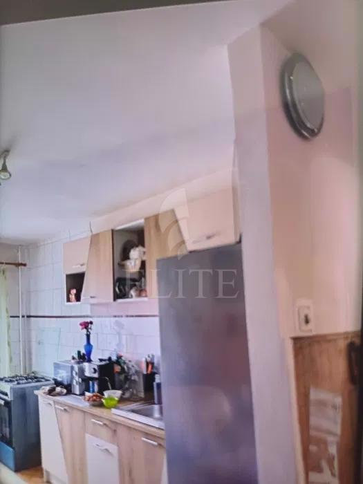 Apartament 3 camere în zona BILLA-1080185