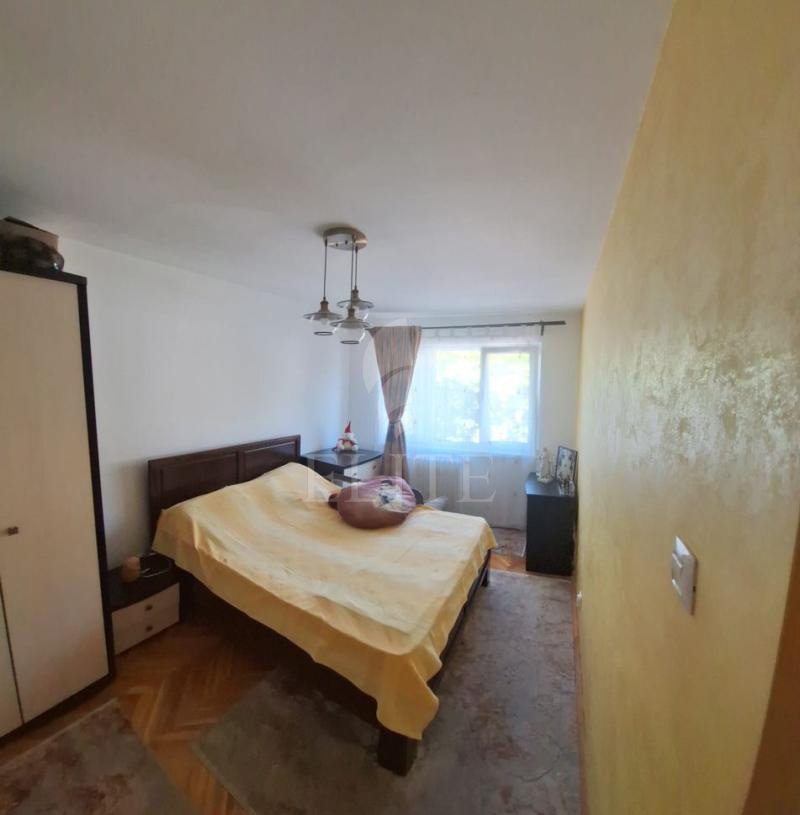 Apartament 3 camere în zona CASA RADIO-1082099