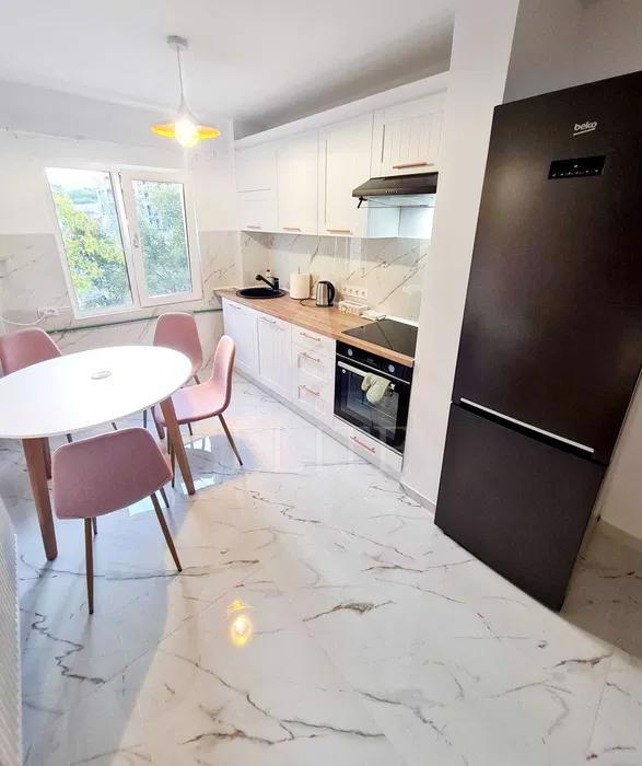 Apartament 3 camere în zona COLINA-1087020