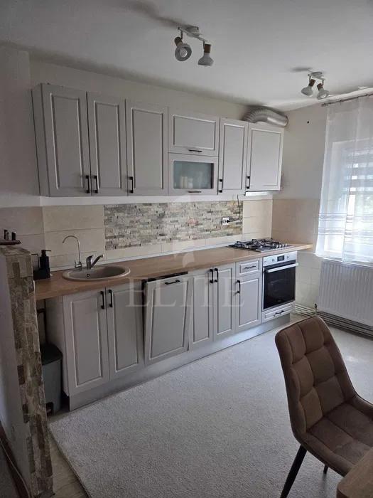 Apartament 3 camere în zona STRAZII CRINULUI-1147048