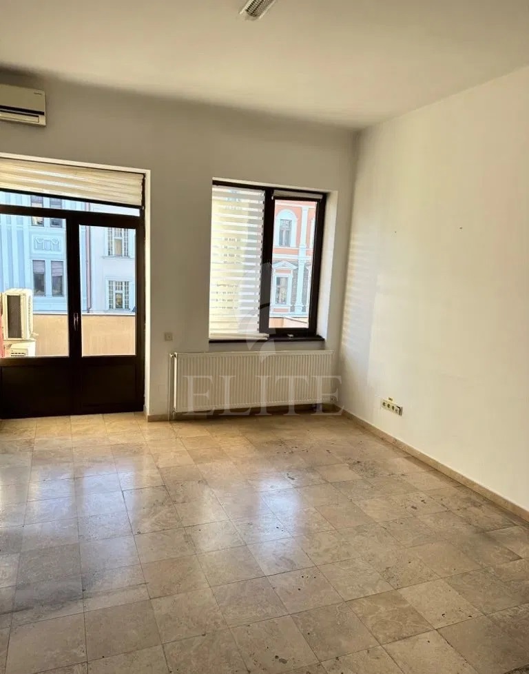 Apartament 4 camere în zona ULTRACENTRALA-1153334