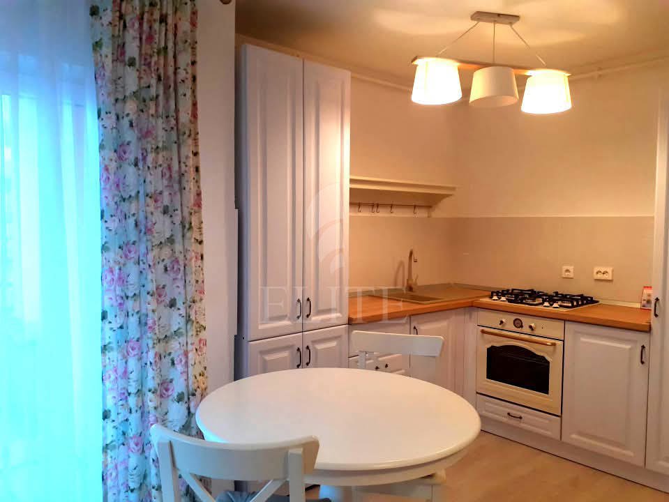 Apartament o camera în zona STRAZII MARINESCU-1157035