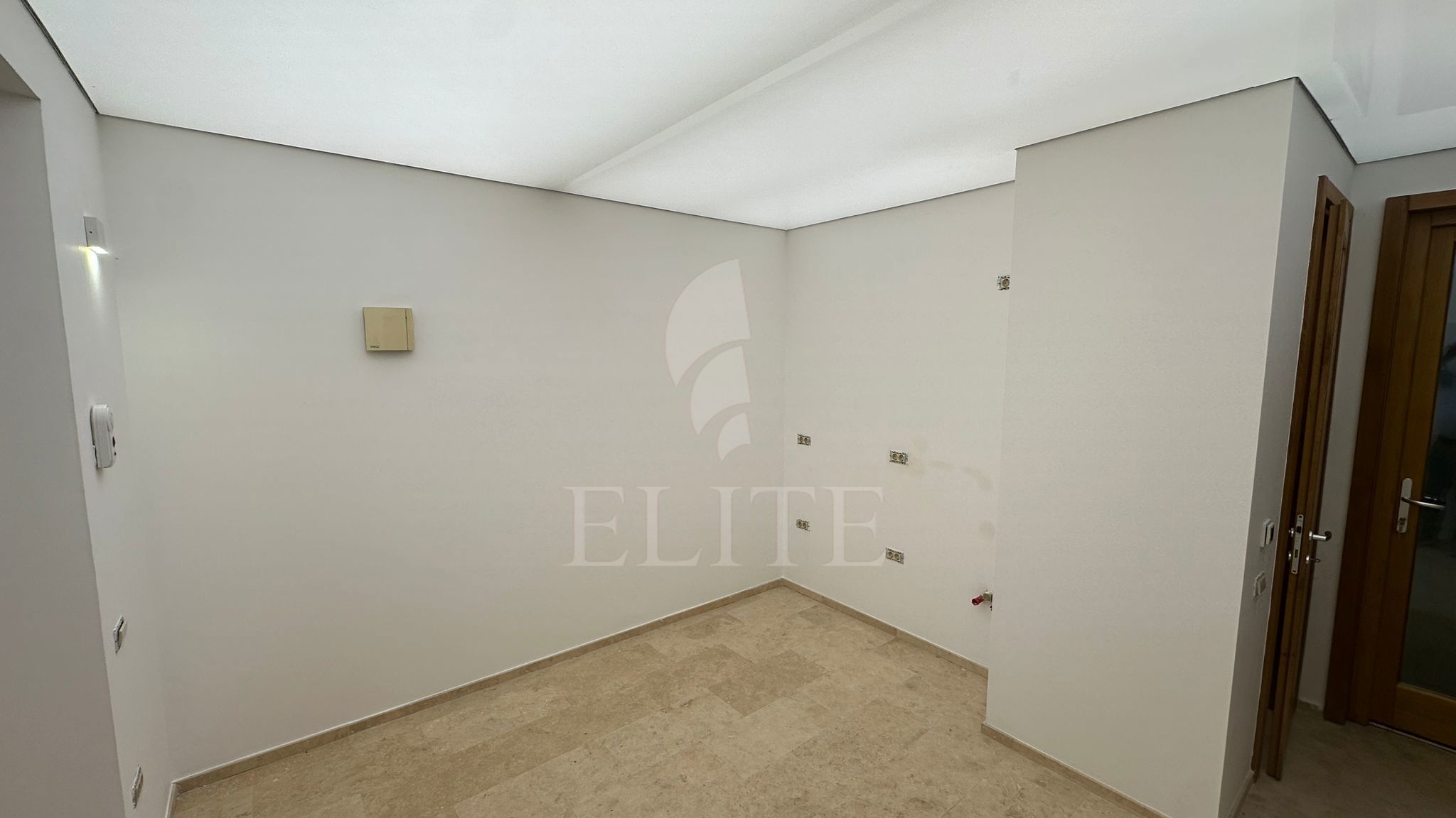 Apartament 2 camere în zona CENTRU-1158347