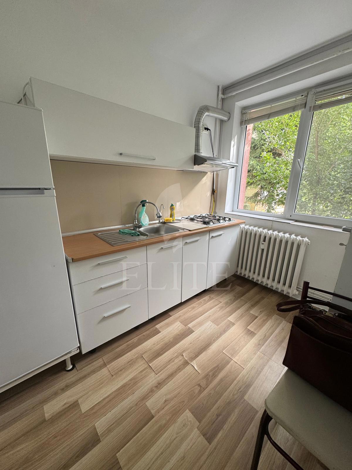 Apartament 2 camere în zona  Interservisan-1159851