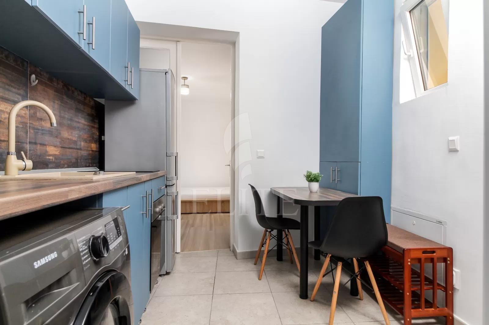 Apartament o camera în zona DECEBAL-1160989