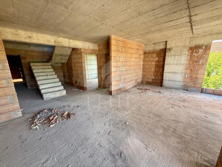 Apartament 4 camere în zona CAMPULUI-1163814