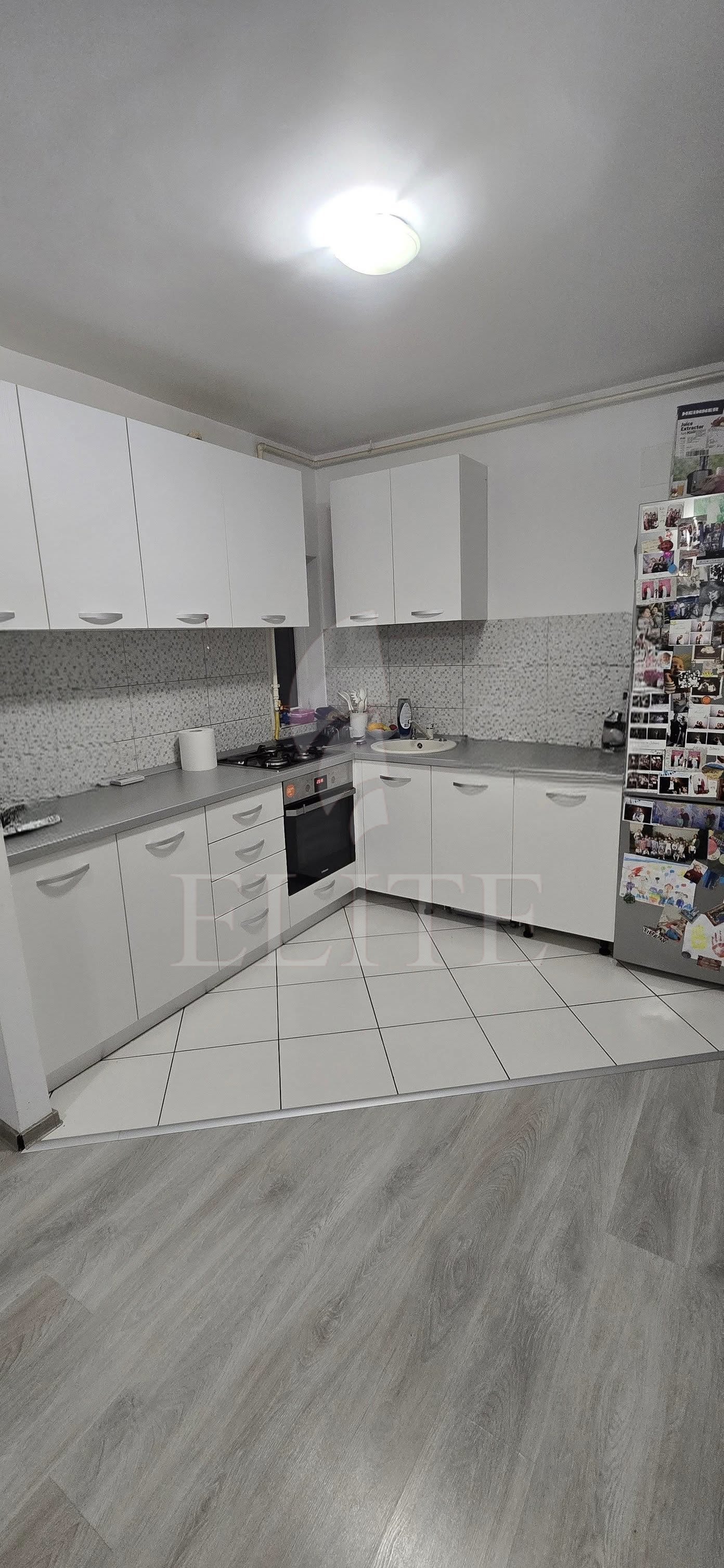 Apartament 3 camere în zona STRAZII OASULUI-1168161