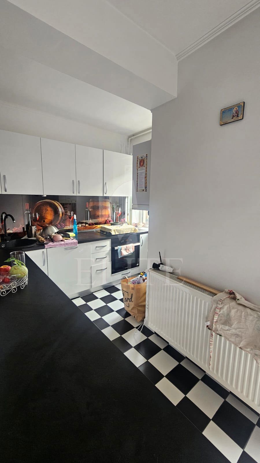 Apartament 3 camere în zona Hotel Paradis-1168666