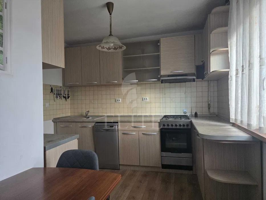 Apartament 3 camere în zona SALA SPORTURILOR-1169372