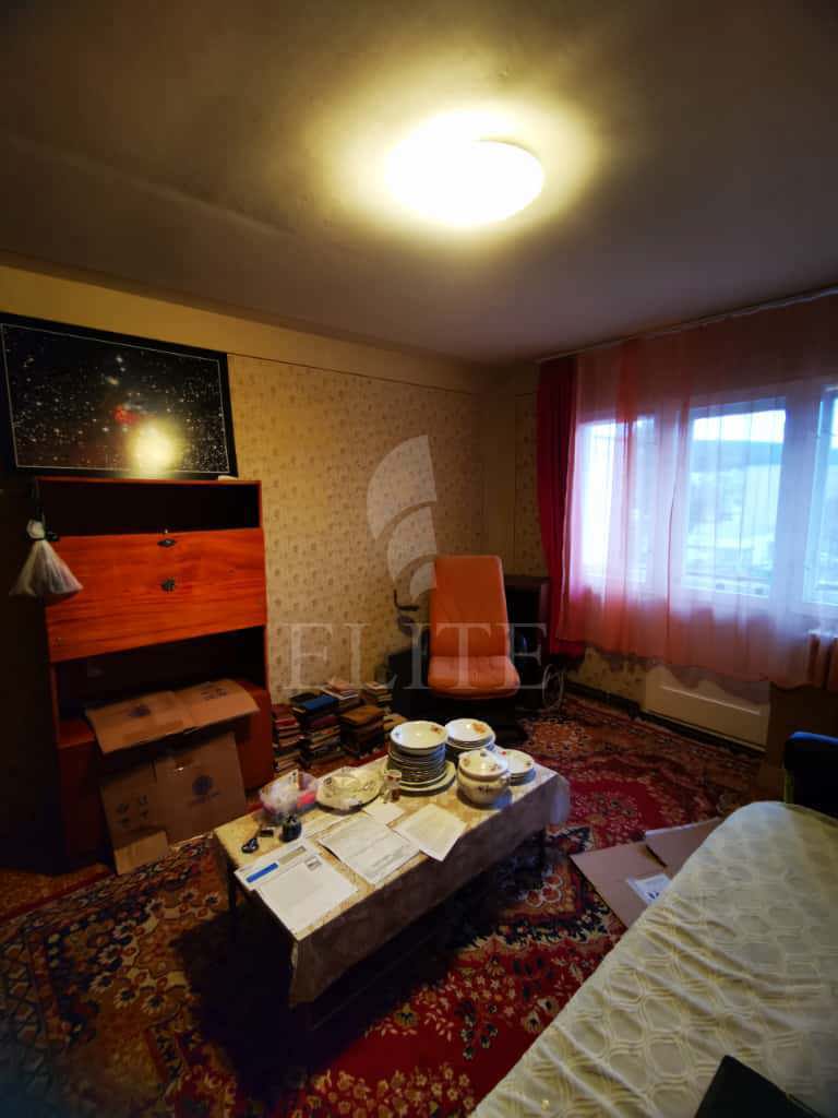 Apartament 4 camere în zona MC DONALDS-1169881