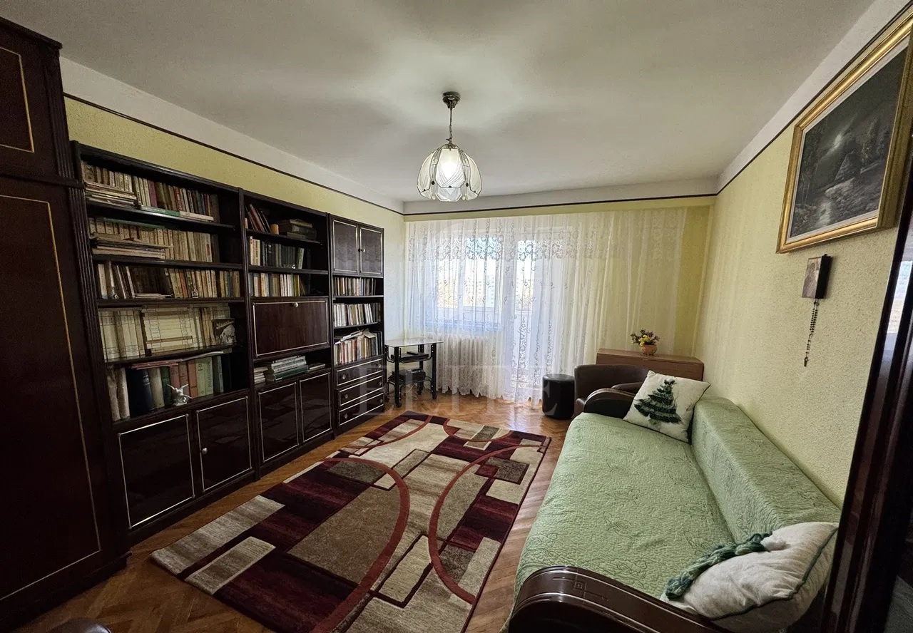 Apartament 3 camere în zona MC DONALDS-1169891