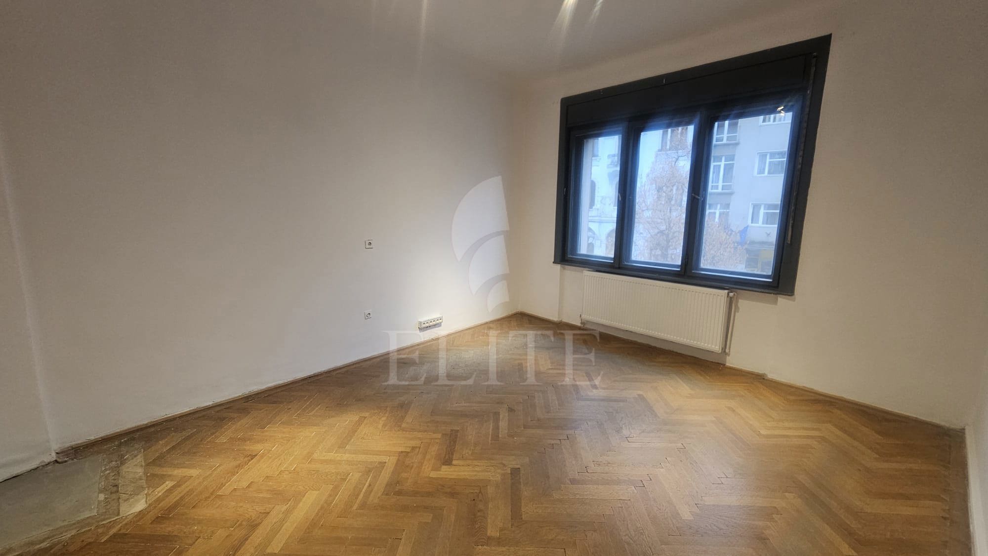 Apartament 4 camere în zona P-TA UNIRII-1170256