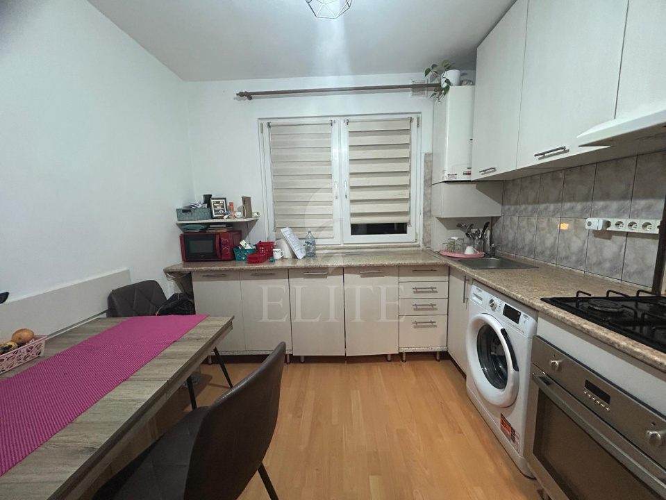 Apartament 3 camere în zona STRAZII PARANG-1170558