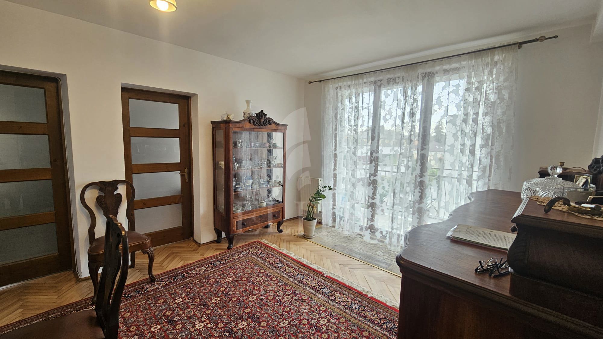 Apartament 3 camere în zona Pasapoarte - P-ta. Cipariu-1170980