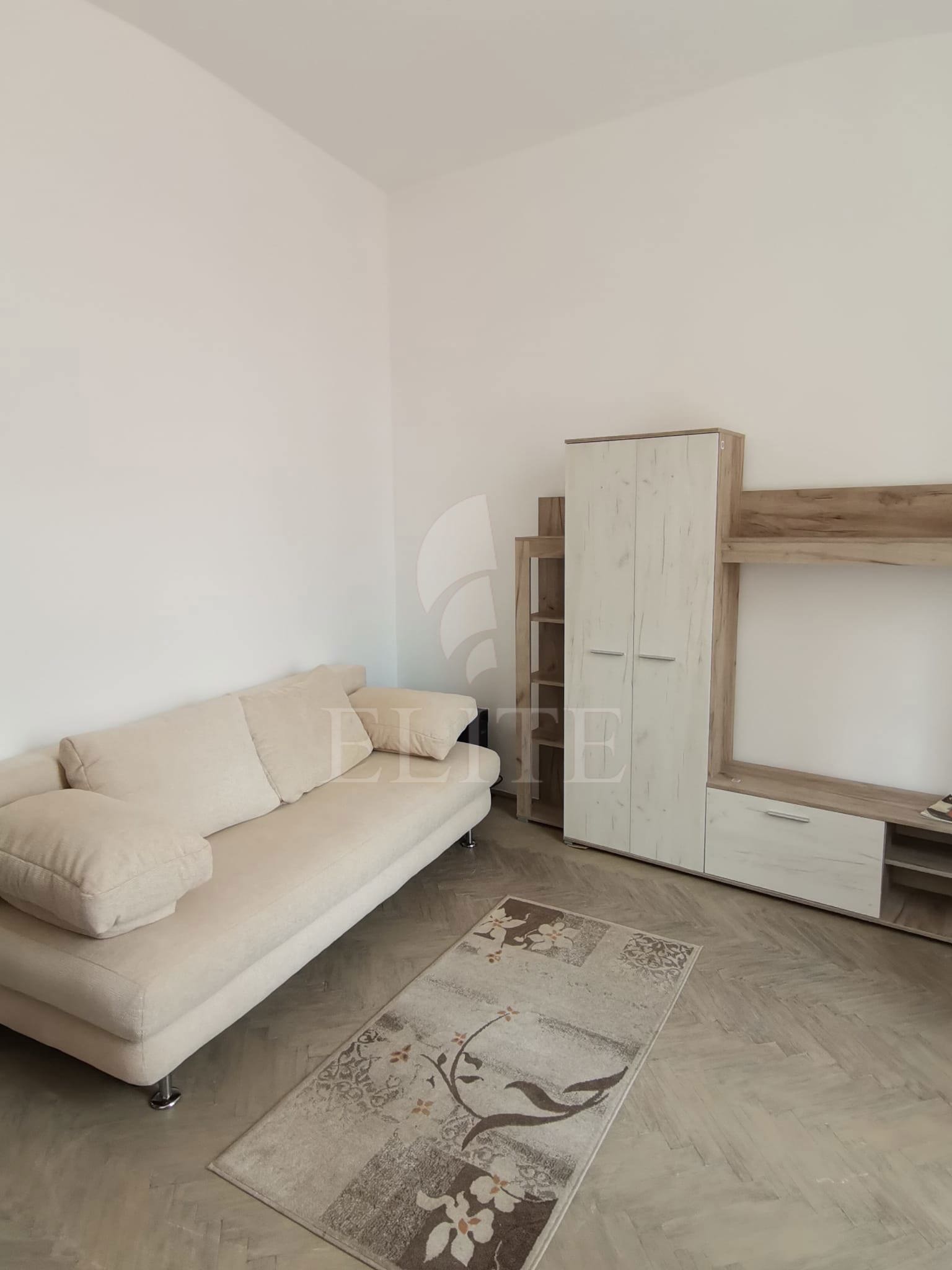 Apartament 3 camere în zona ULTRACENTRALA-1177755