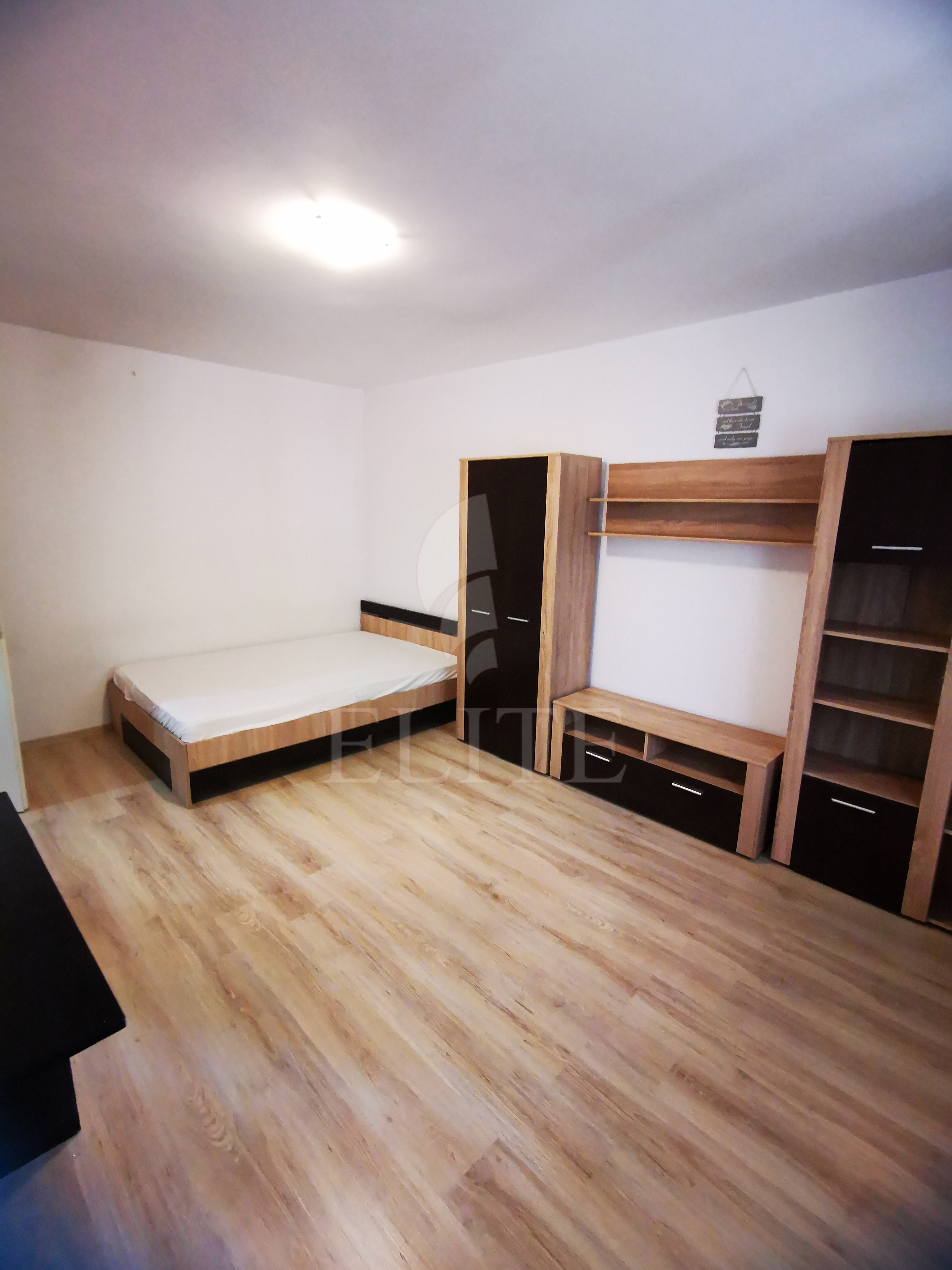 Garsoniera în zona COMPLEX OLIMPIA-1181894