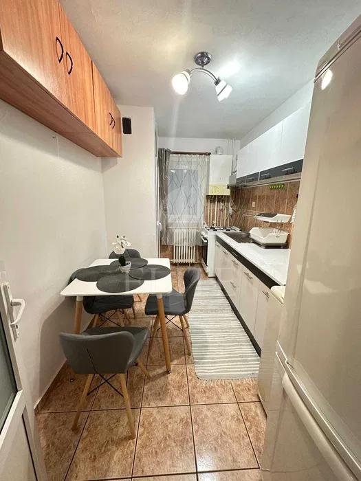 Apartament 3 camere în zona BILLA BRATES-1181928