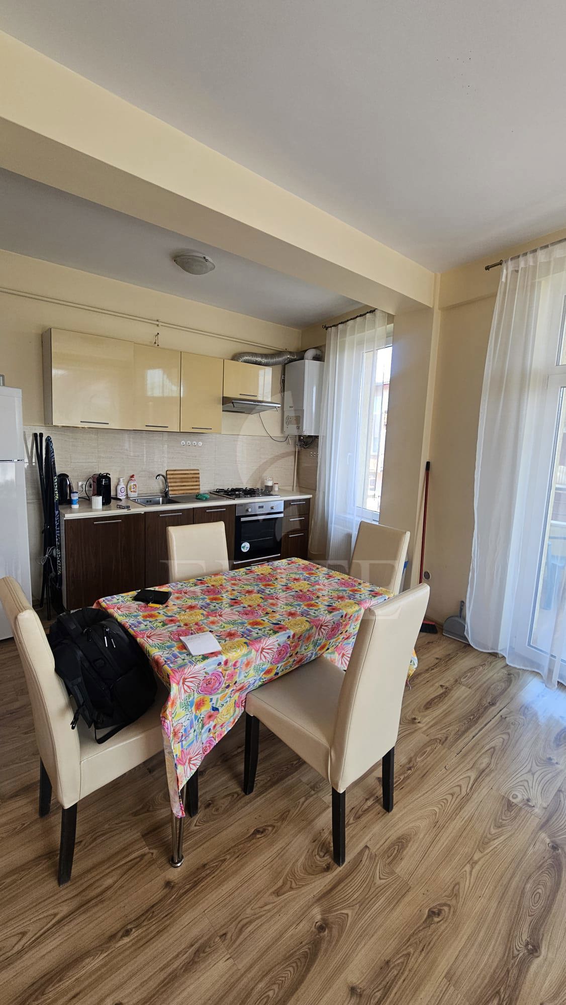 Apartament 4 camere în zona str. Padurii-1182412
