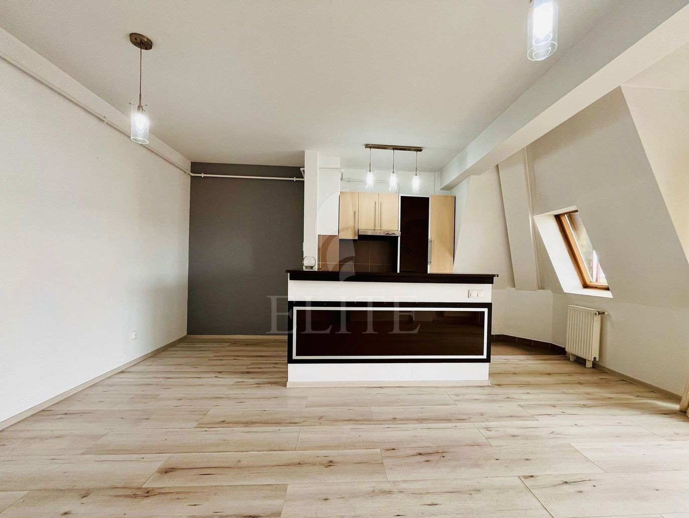 Apartament 3 camere în zona piata Mihai Viteazul-1183843